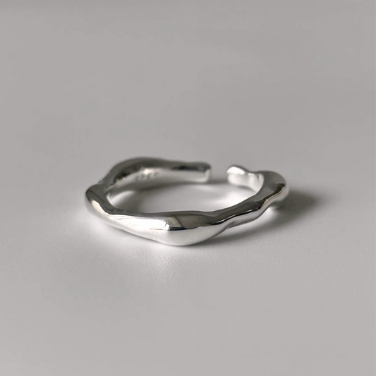 Dayla Fluid Ring